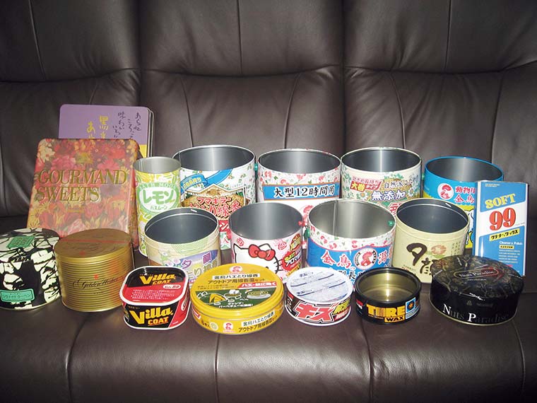 美術印刷加工品の事例 蚊取り線香皿、菓子缶、入浴剤缶、自動車用WAX缶など